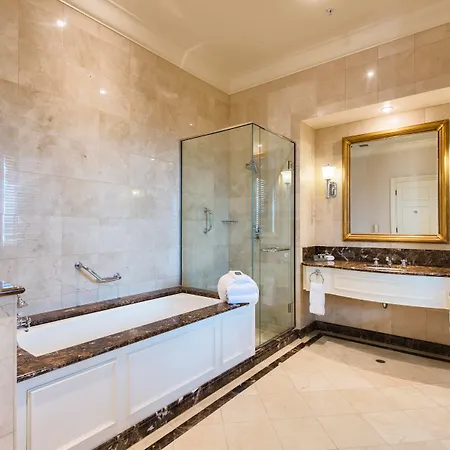 Treasury Brisbane Hotel Exterior photo Bathroom