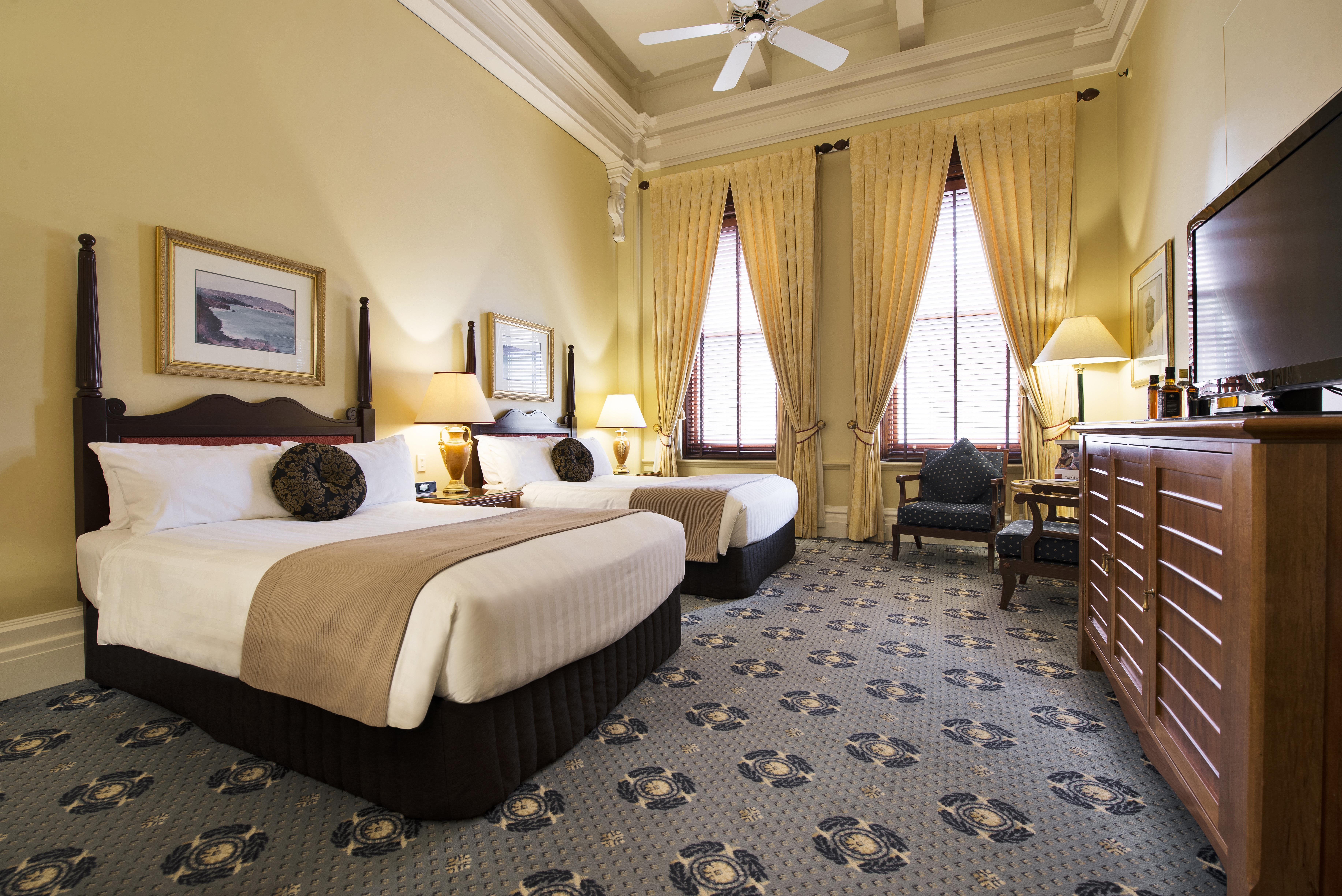 Treasury Hotel 5*